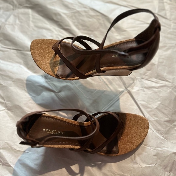 Kenneth Cole Reaction Dark Brown Strappy Sandals - Picture 1 of 10